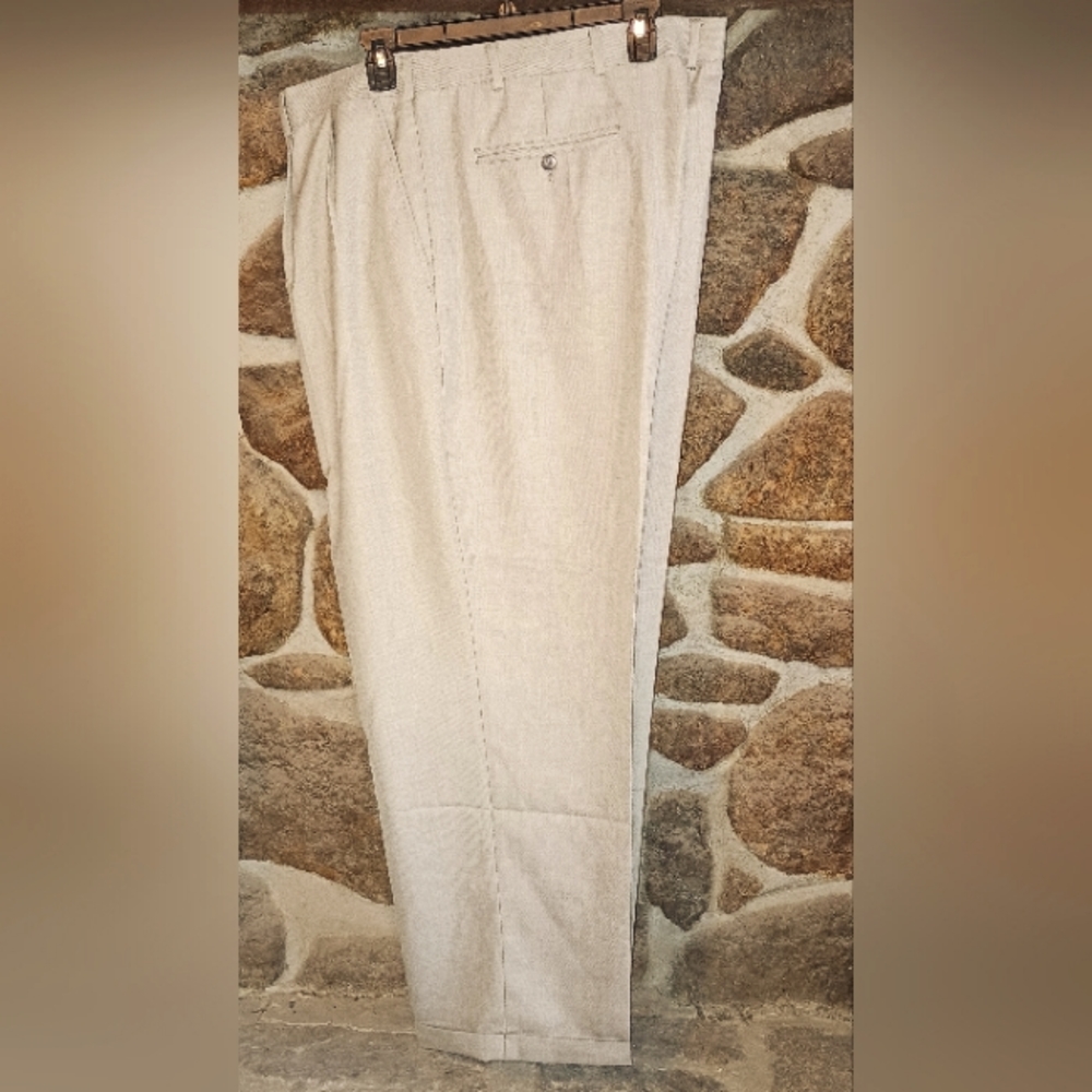 Alexander Julian Colours men's tan casual slacks 44 X 29
